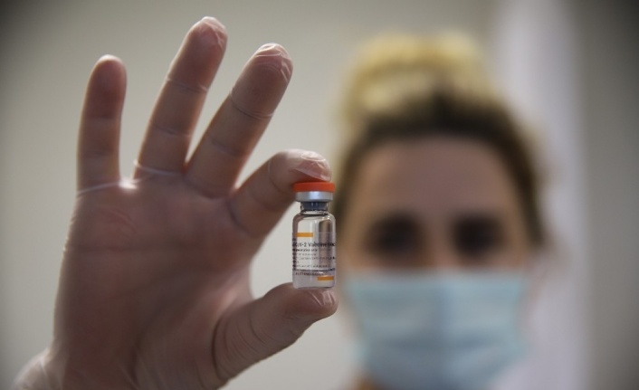 Elazığ’da 256 aşı odası kuruldu, sağlık çalışanları aşılanmaya başladı