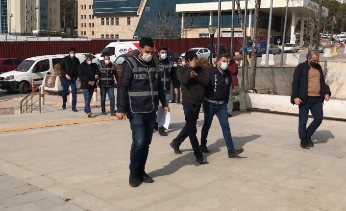 Elazığ’da aranan 3 şüpheli yakalanıp tutuklandı
