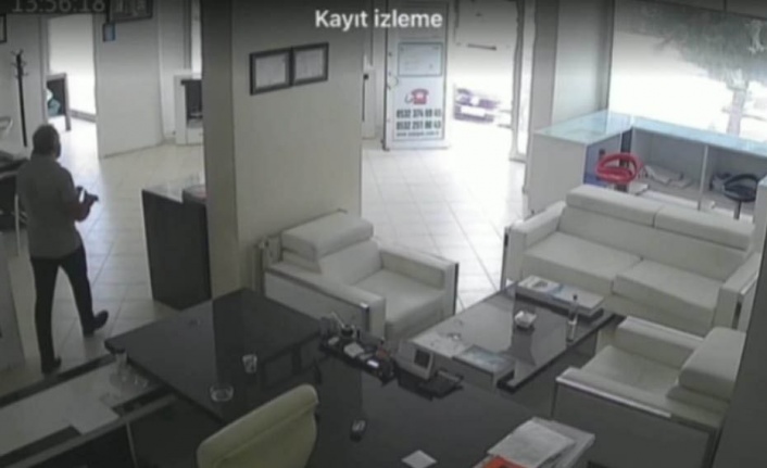 Elazığ’da iş yerinin kurşunlama anı güvenlik kamerasında