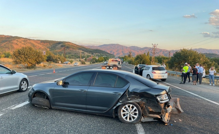 Elazığ’da zincirleme trafik kazası: 2 yaralı