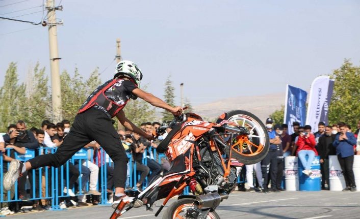 Elazığ’da ’Modifiyeli Araç ve Motosiklet Festivali’ renkli görüntülere sahne oldu