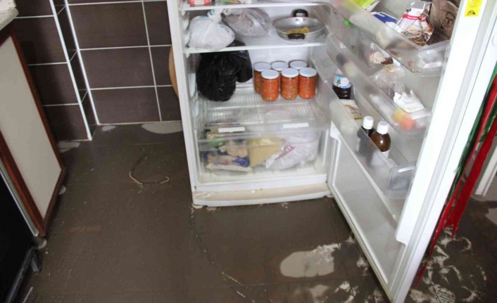 Meteorolojinin uyarıda bulunduğu Elazığ’da evleri su bastı