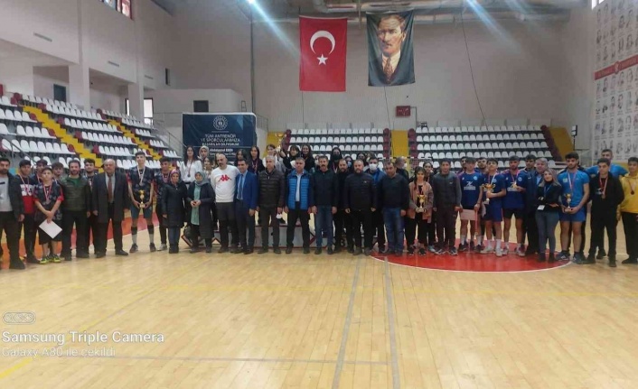 Elazığ’da badminton müsabakaları sona erdi