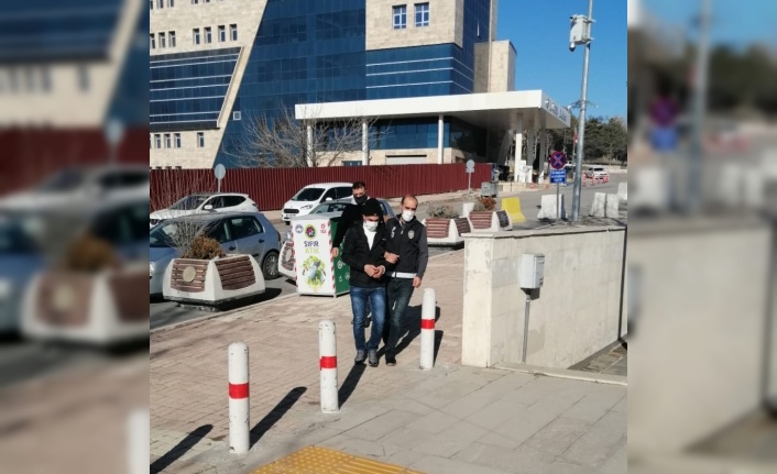 Elazığ’da çalınan otomobil, polis ekiplerince bulunarak sahibine teslim edildi