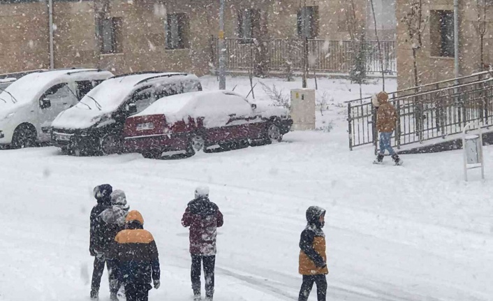 Elazığ’da okullara kar tatili