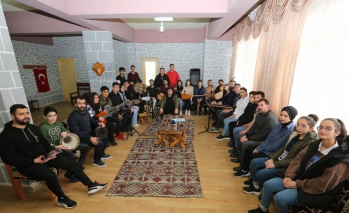 Elazığ Belediyesinden çocuk ve gençlere müzik eğitimi