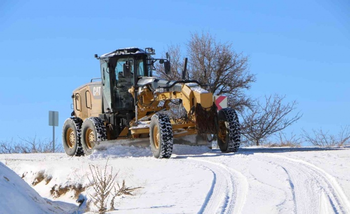 Elazığ’da 13 köy yolu kar yağışından dolayı ulaşıma kapandı