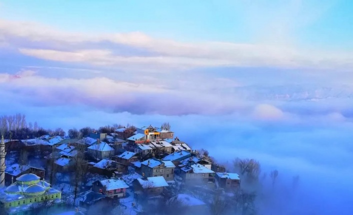Elazığ’ın şirin köyünde sis güzelliği