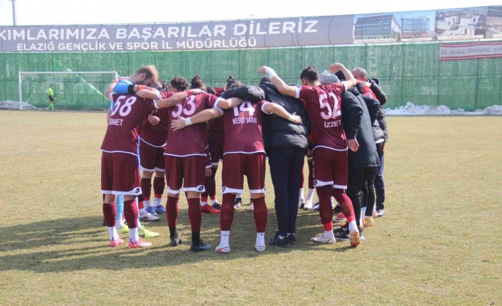 Elazığspor, 20 futbolcuyla Adıyaman’da