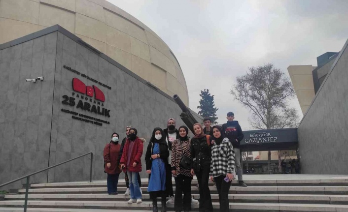 Yazıkonak Belediyesi öğrencileri 25 Aralık Panorama Müzesine götürdü