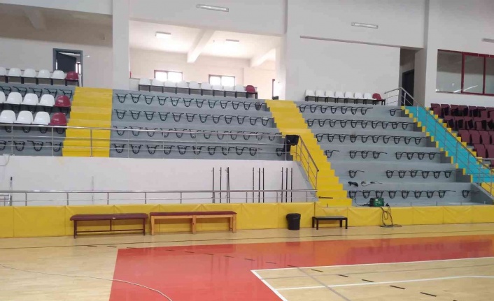15 Temmuz Şehitleri Spor Salonunda bakım onarım çalışmaları