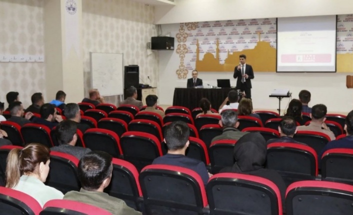 Elazığ’da belediye personeline Kamu İhale Kanunu eğitimi verildi