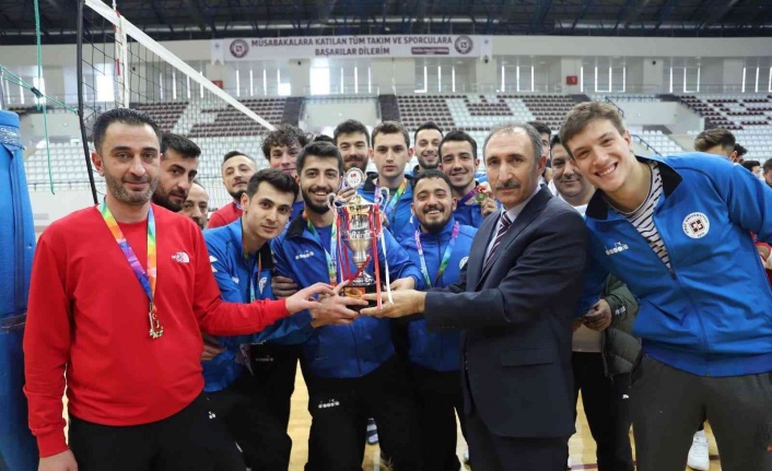 Fırat Üniversitesi, iki branşta Türkiye Finalleri’ne katılıyor
