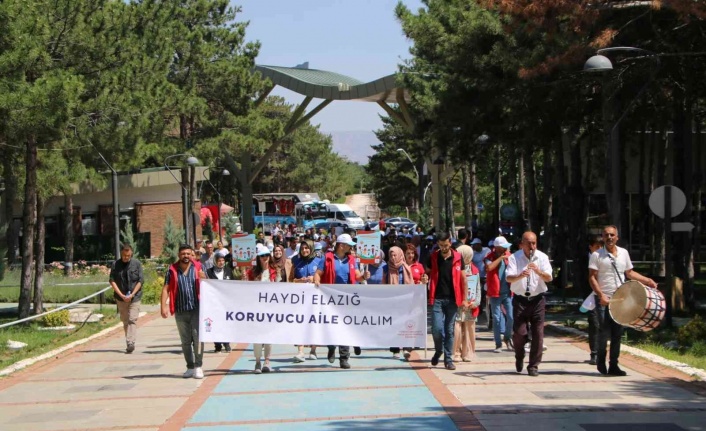 Elazığ’da 30 Haziran Koruyucu Aile Günü yürüyüşü düzenlendi