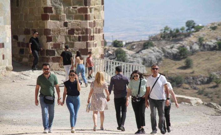 Elazığ’ın turizme açılan kapısı Harput’a ziyaretçi akını