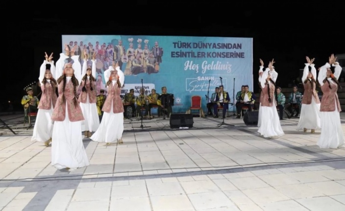 ‘Türk dünyasından esintiler’ konserine Elazığlılar yoğun ilgi gösterdi