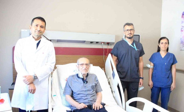 Elazığ’da, küçük bir kesiden akciğer kanseri ve göğüs kitlesi ameliyatları yapıldı