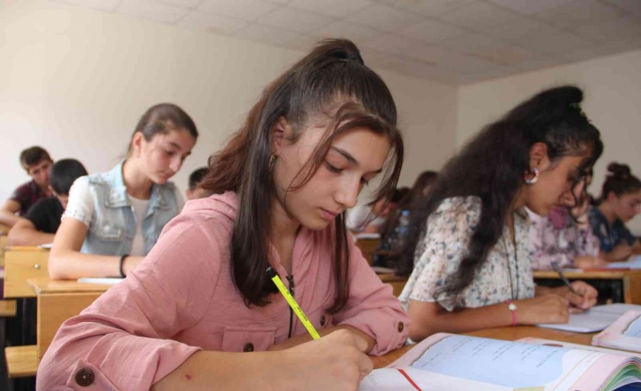 Ahıska Türkleri, öz vatanlarında Türkçe okuma ve yazma öğreniyor