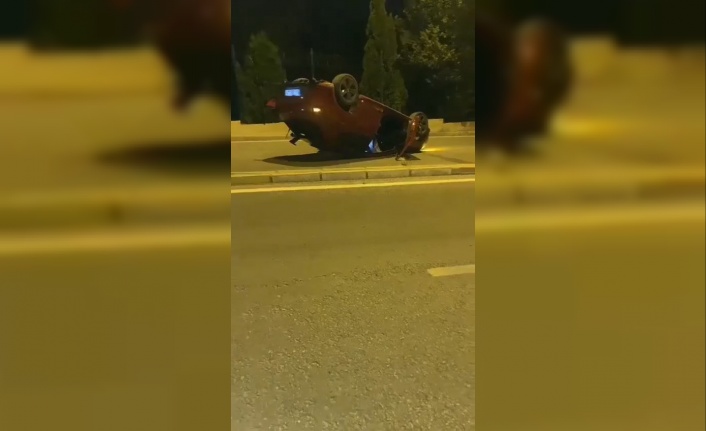 Kaza yapan alkollü sürücü, ters dönen otomobili bırakıp kaçtı