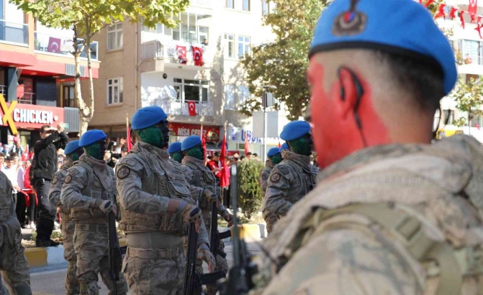 Elazığ’da 29 Ekim Cumhuriyet Bayramında JÖH’lerin gösterisi nefes kesti