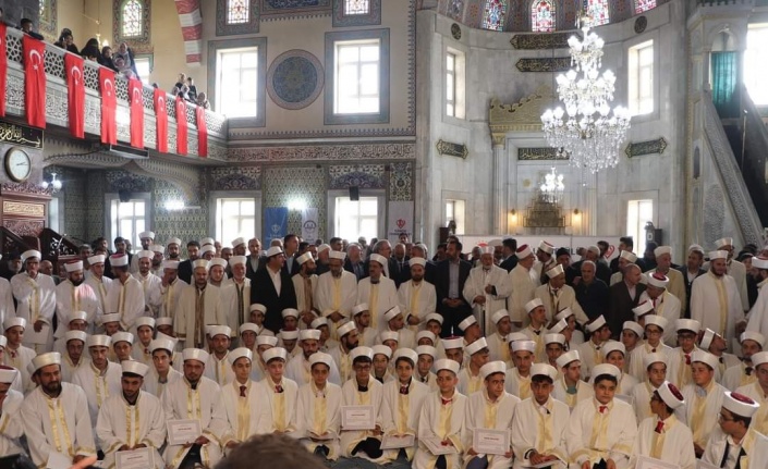 İzzetpaşa Camii’nde hafızlık icazet merasimi yapıldı