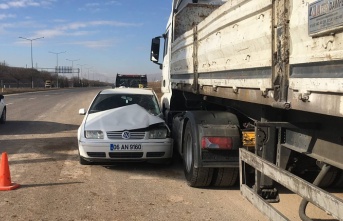 Elazığ’da kamyon, otomobile çarptı: 2'si ağır 4 yaralı