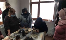 Unutulmaya yüz tutmuş ‘Çit baskı sanatı’ ev kadınlarının elinde hayat buluyor