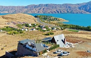 Göl manzaralı bungalov evler Elazığ’ın turizmine...