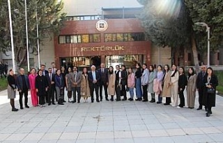 Kazakistanlı 25 öğrenci Fırat Üniversitesi’nde...