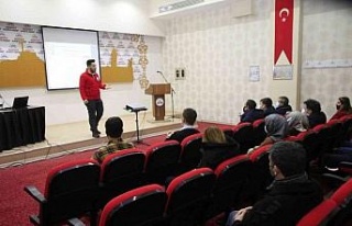 Elazığ Belediyesi çalışanlarına ilk yardım...