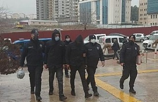 Elazığ’da kablo çalan 3 şüpheli polis ekipleri...