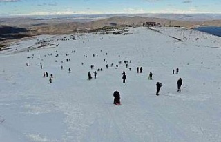 Kara hasret kalan vatandaşlar Hazarbaba Kayak Merkezine...