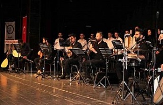 Elazığ’da Türk Halk Müziği Konseri mest etti