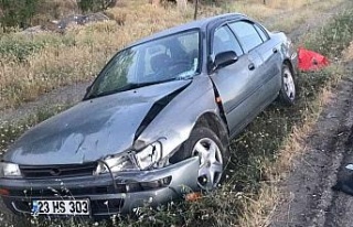 Elazığ’da otomobil yayaya çarptı: 1 yaralı