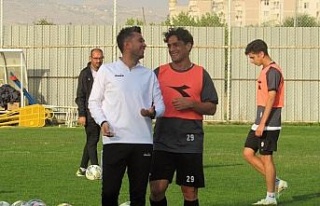 ES Elazığspor teknik direktörü Çelik: “3 maçta...