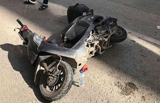 Elazığ’da motosiklet otomobille çarpıştı:...