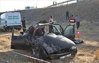 Elazığ’da otomobil şarampole yuvarlandı: 1 ölü,...