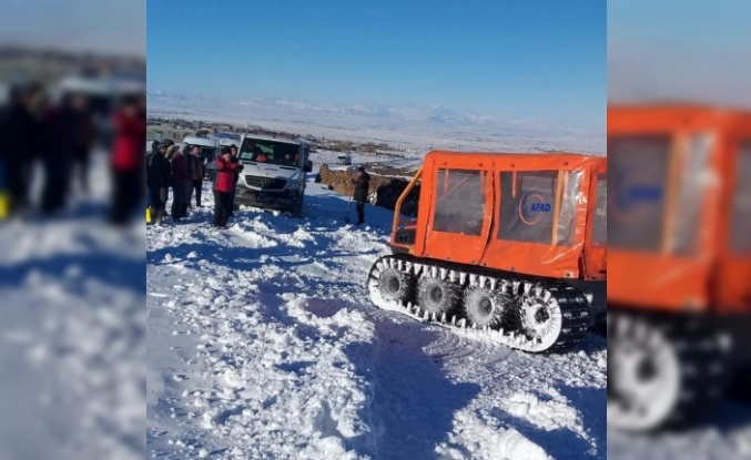 Diyarbakır'da karda mahsur kalan 1'i bebek 5 kişi AFAD tarafından kurtarıldı