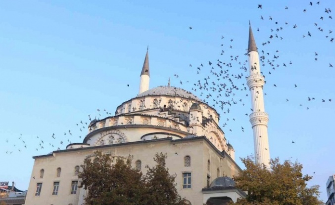 Türkiye’nin ilk asansörlü camisi güvercinleri ağırladı